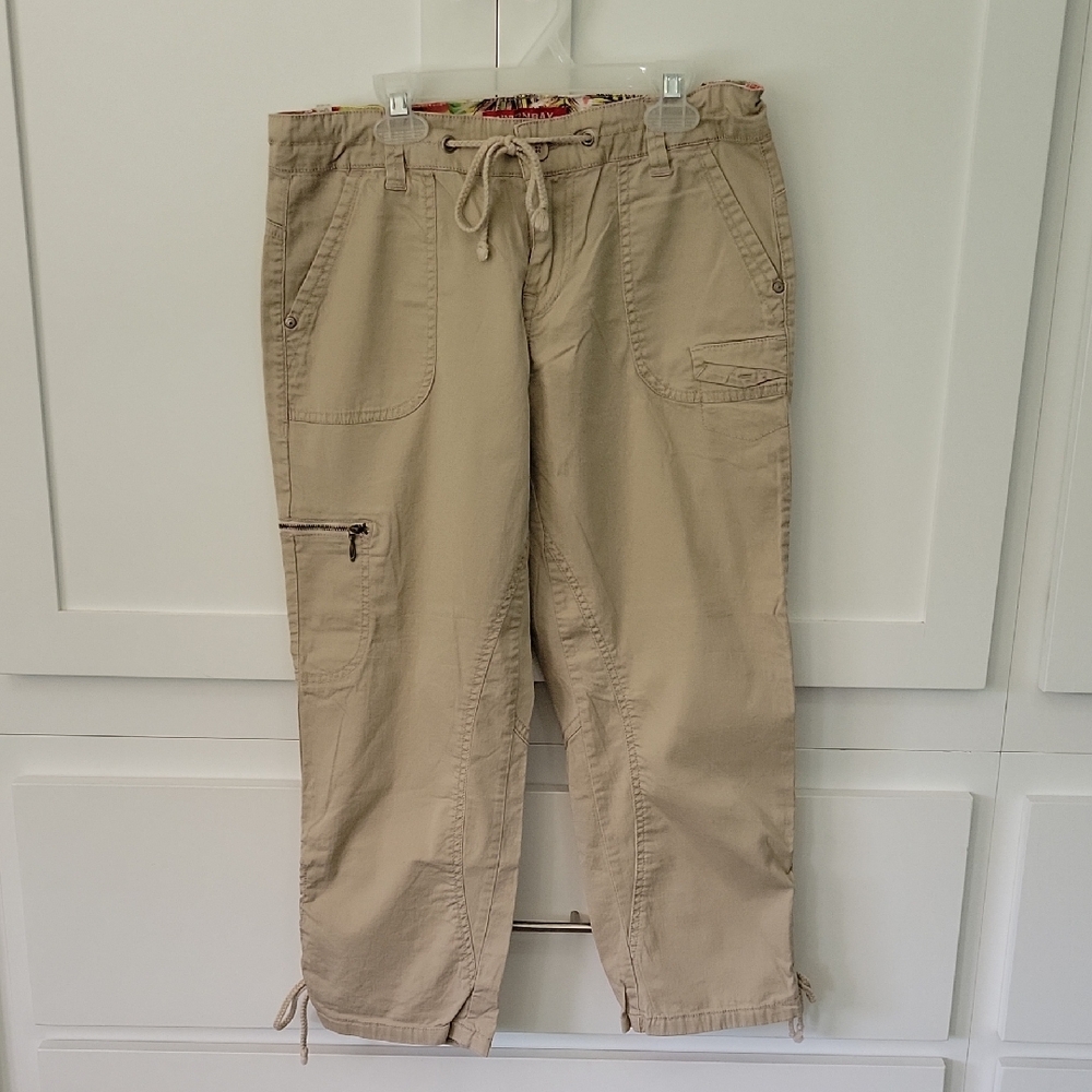 UNIONBAY Women's Beige Capris